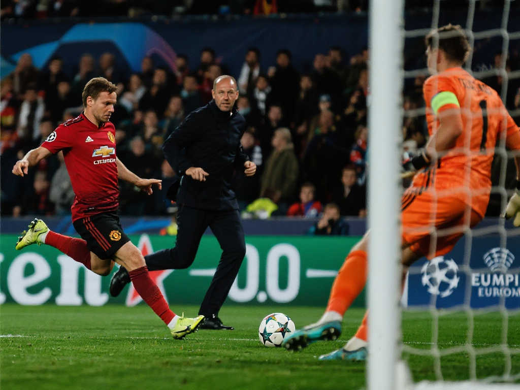 阿尔瓦雷斯 阿尔瓦雷斯